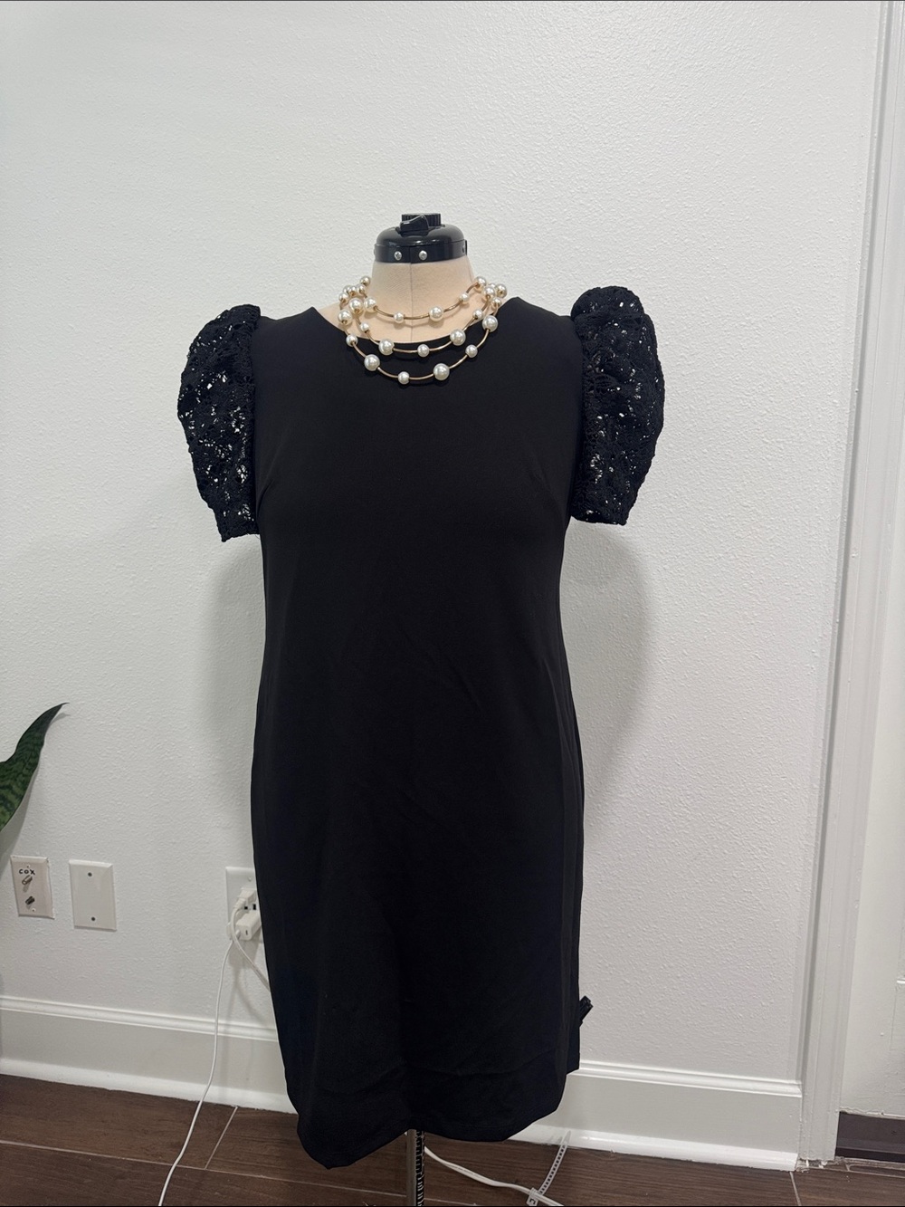 Black Lace-Puff Sleeve Midi Dress